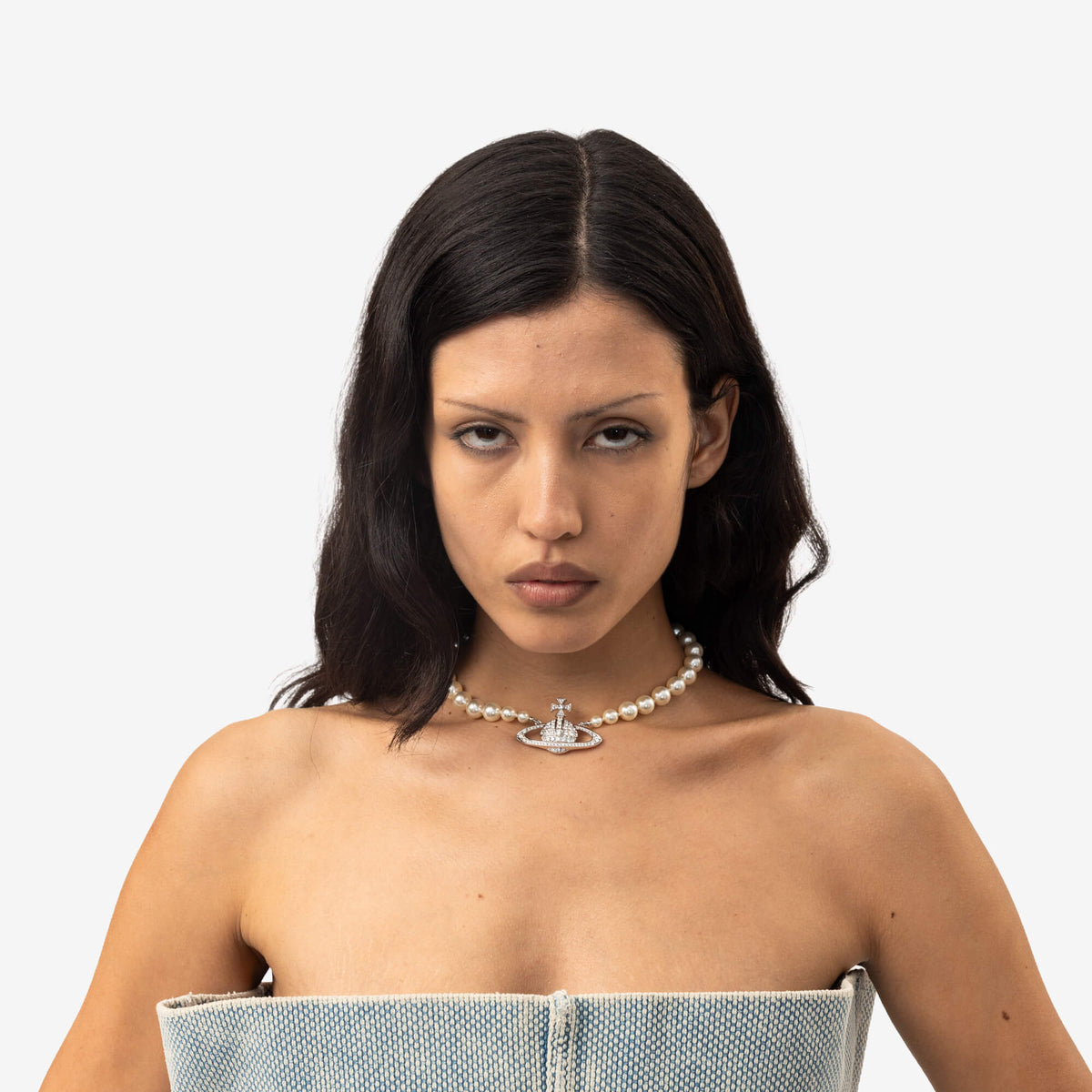 One Row Pearl Bas Relief Necklace