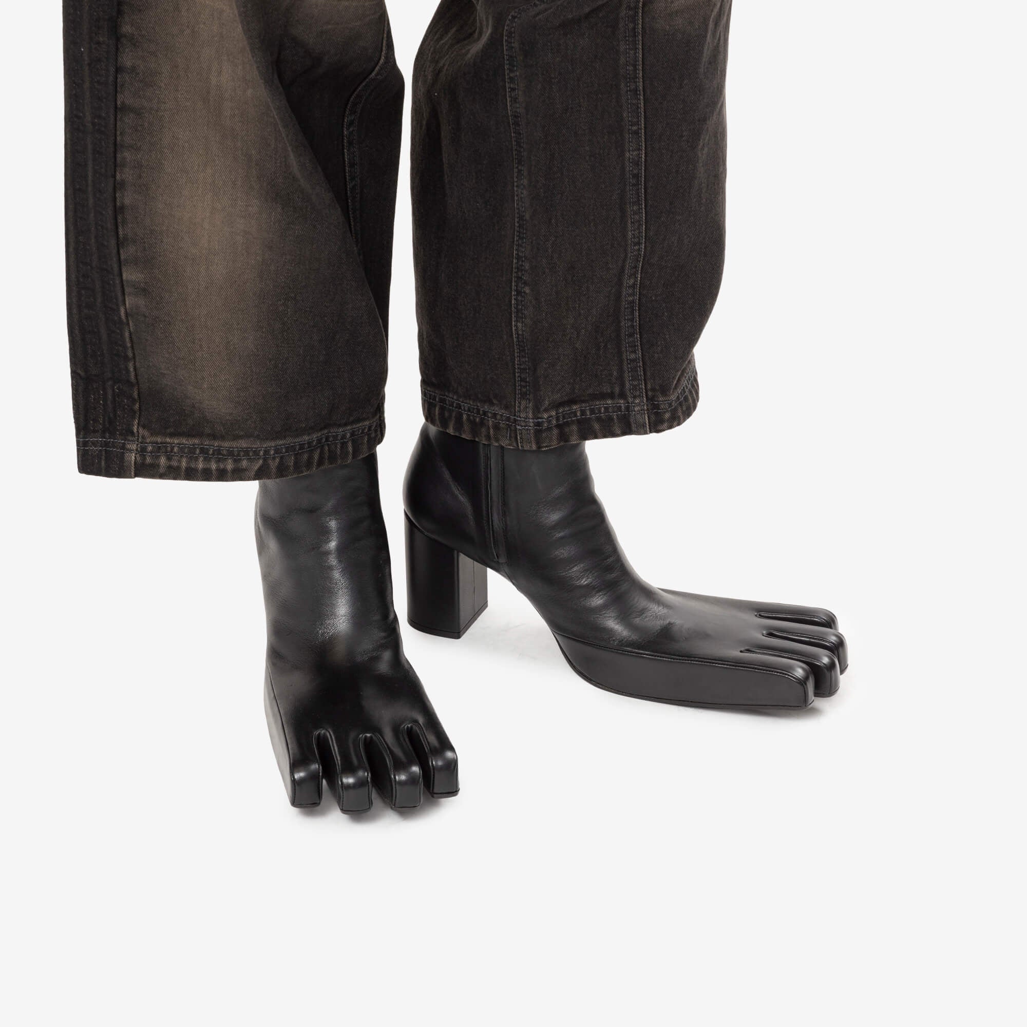 Avavav Finger Ankle Boots Black-2