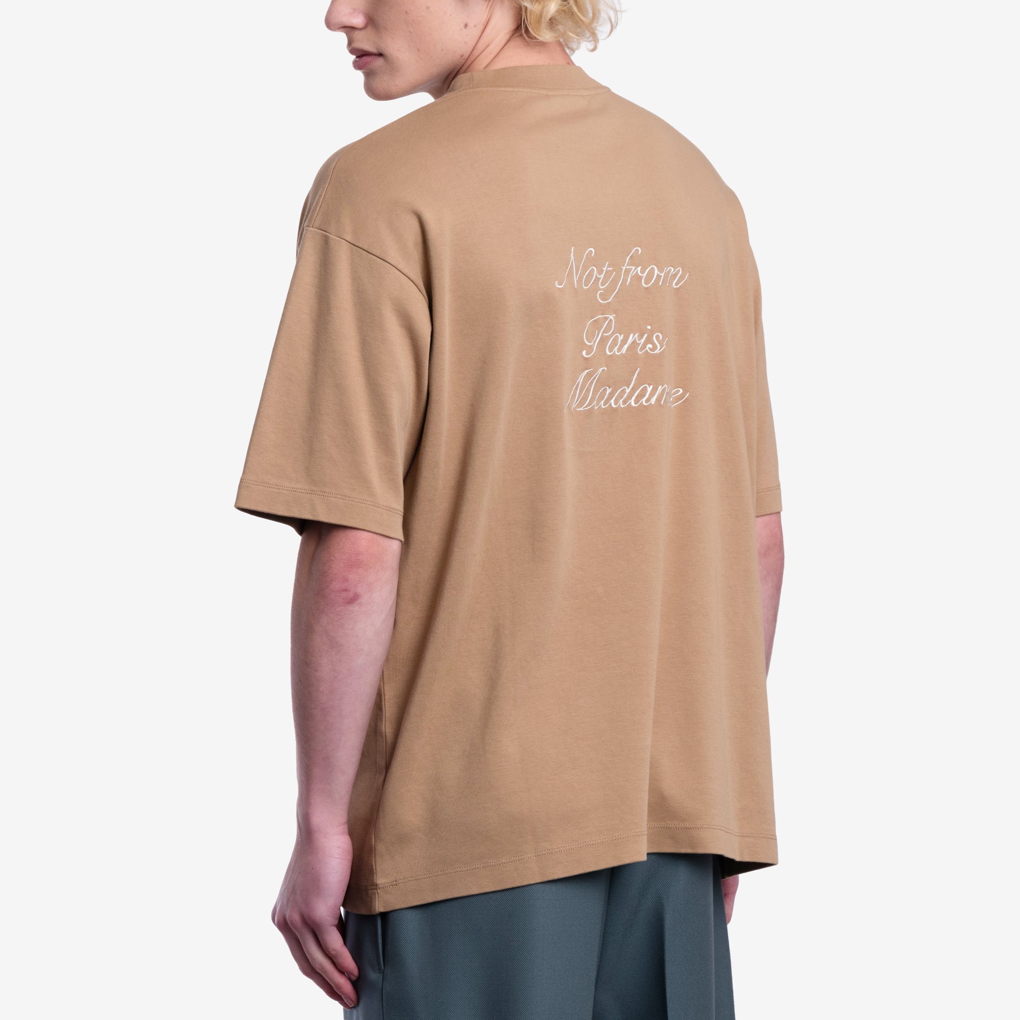 Drôle de Monsieur Le T-Shirt Slogan Calligraphy Ice Brown - 4