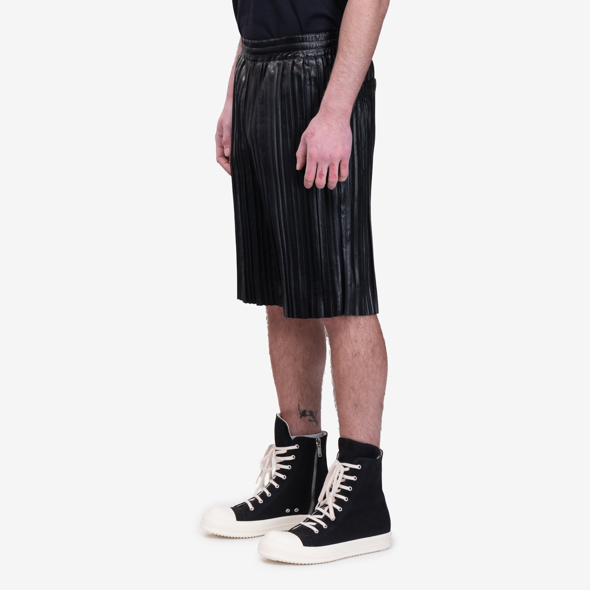 Helmut Lang Pleated Leather Shorts Black - 3