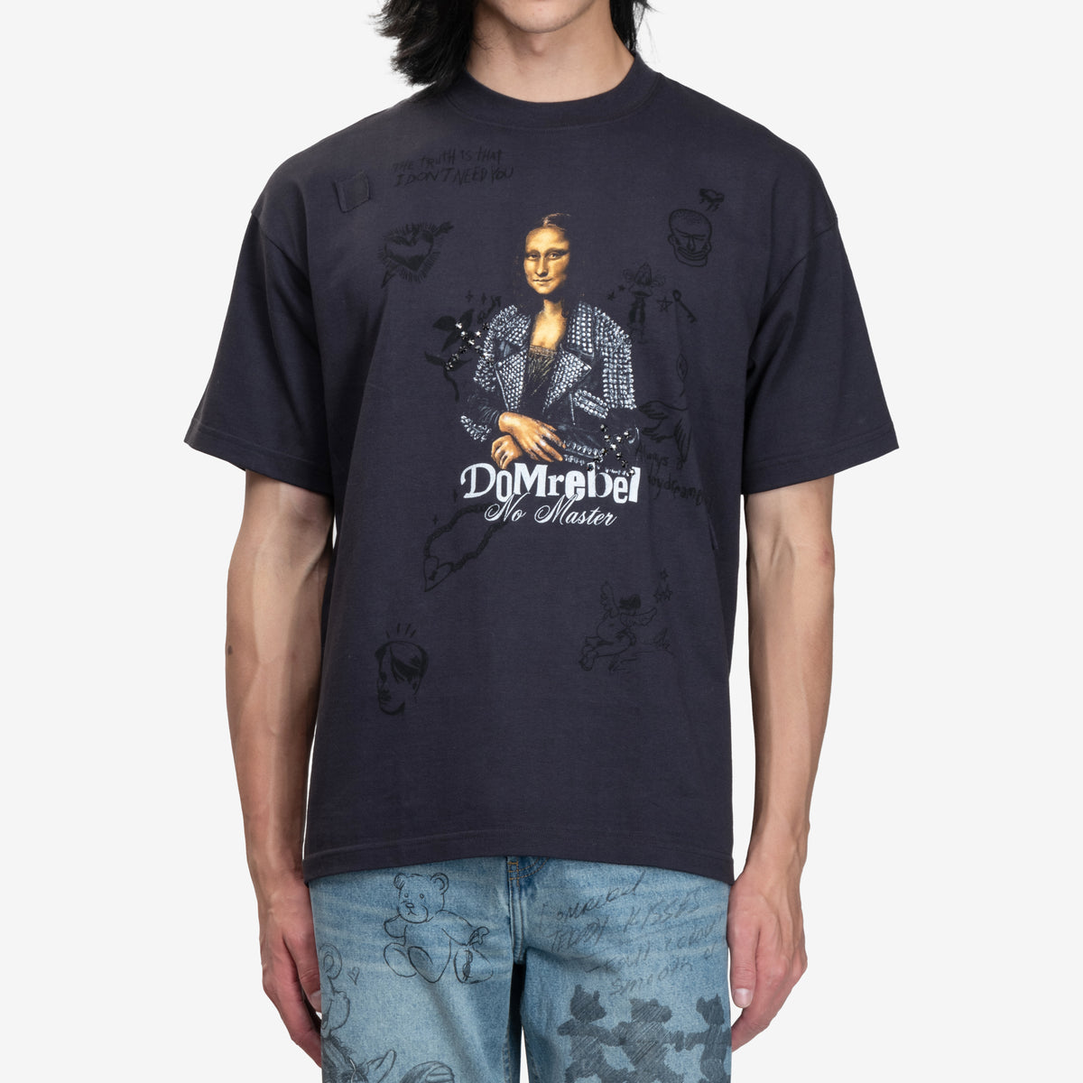 Elle est son t-shirt en cristal