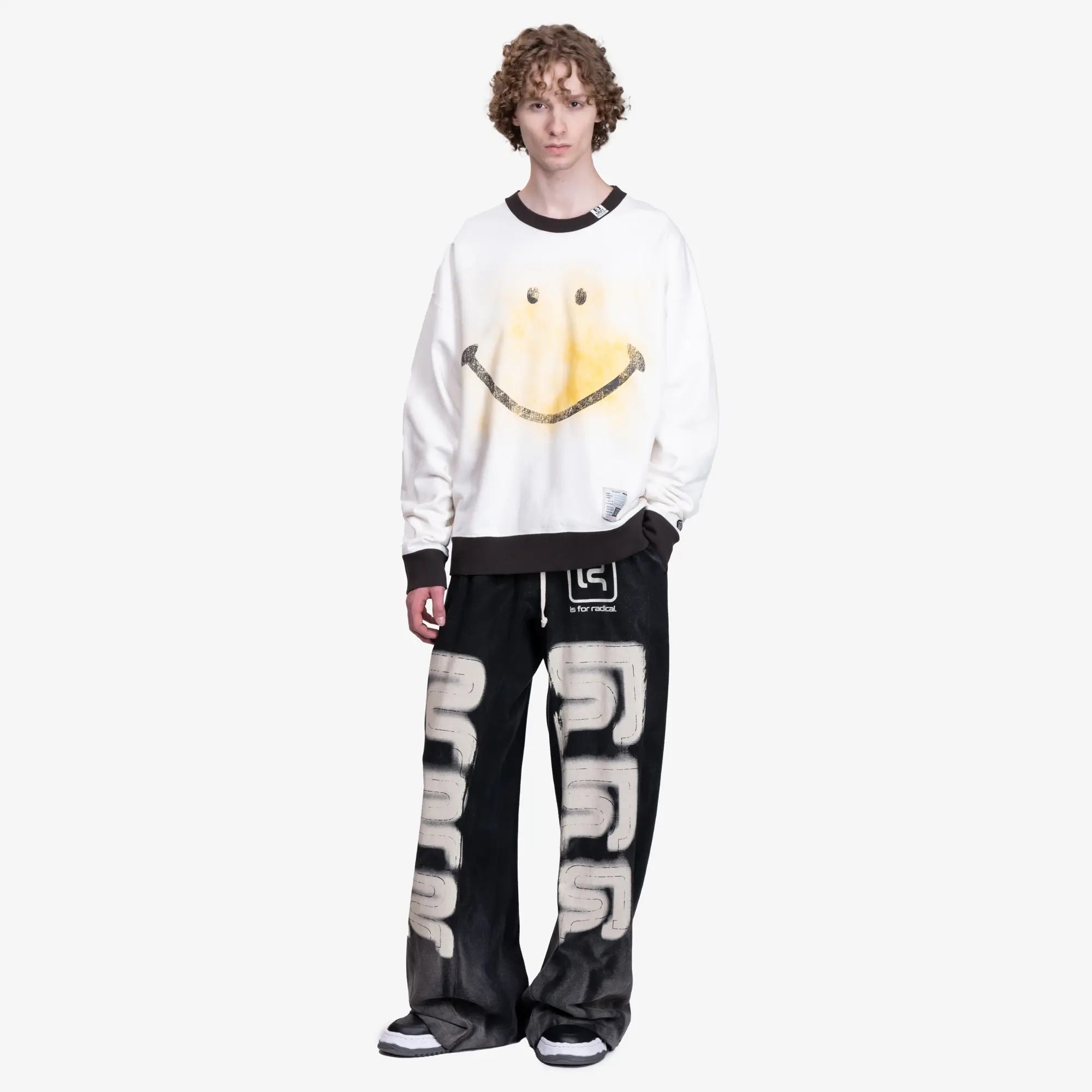 Mihara Yasuhiro Smiley Face Distressed Sweatshirt White - 2