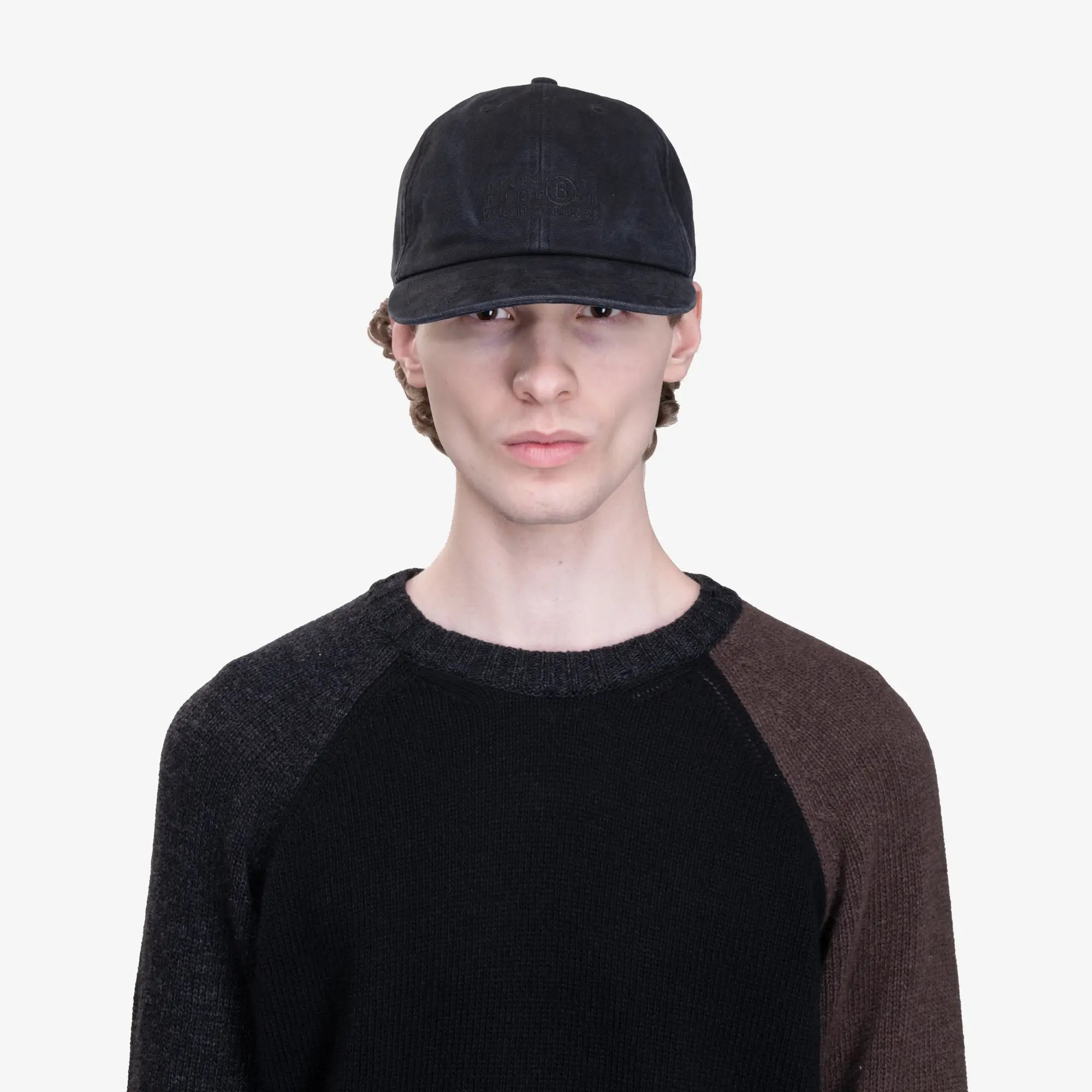 MM6 Tonal Embroidered Washed Black Cap Washed Black - 2