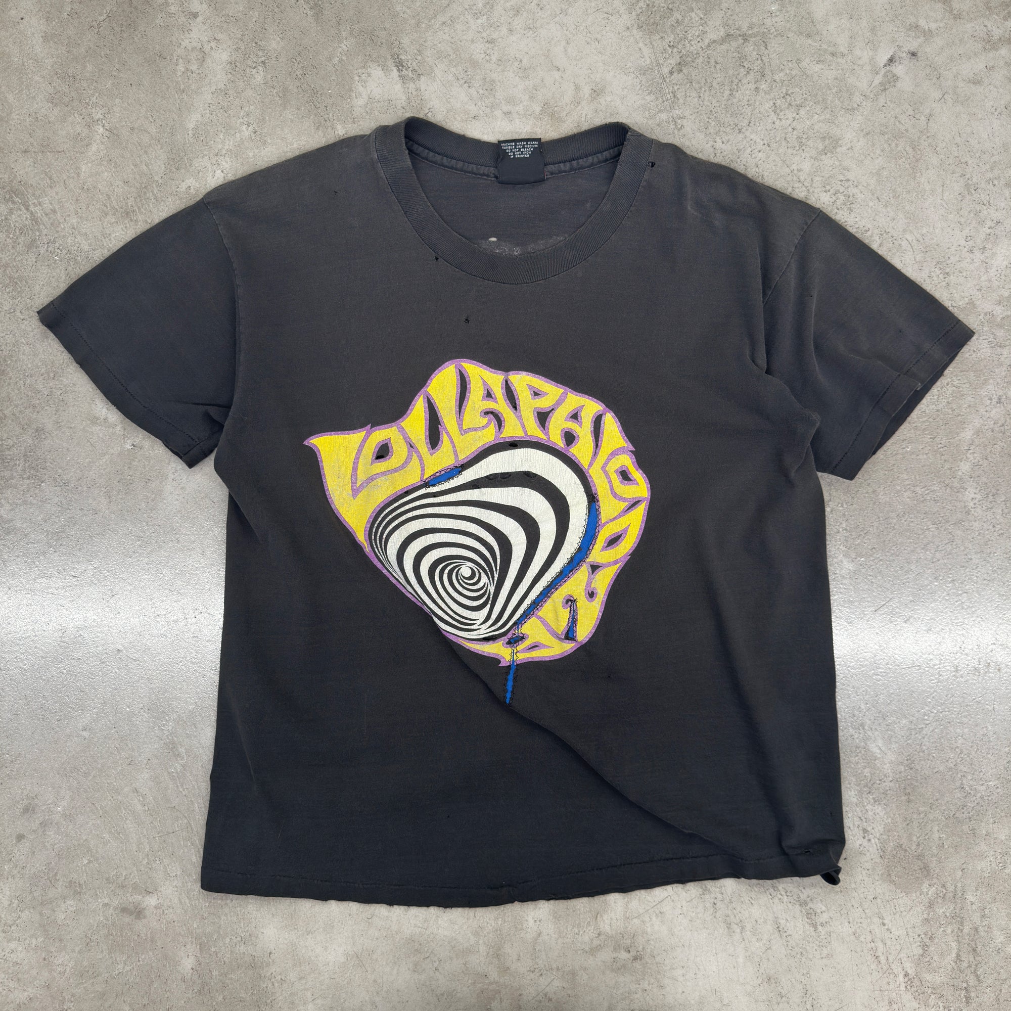 Earthling VIP Lollapalooza Vintage T-Shirt Black - 1