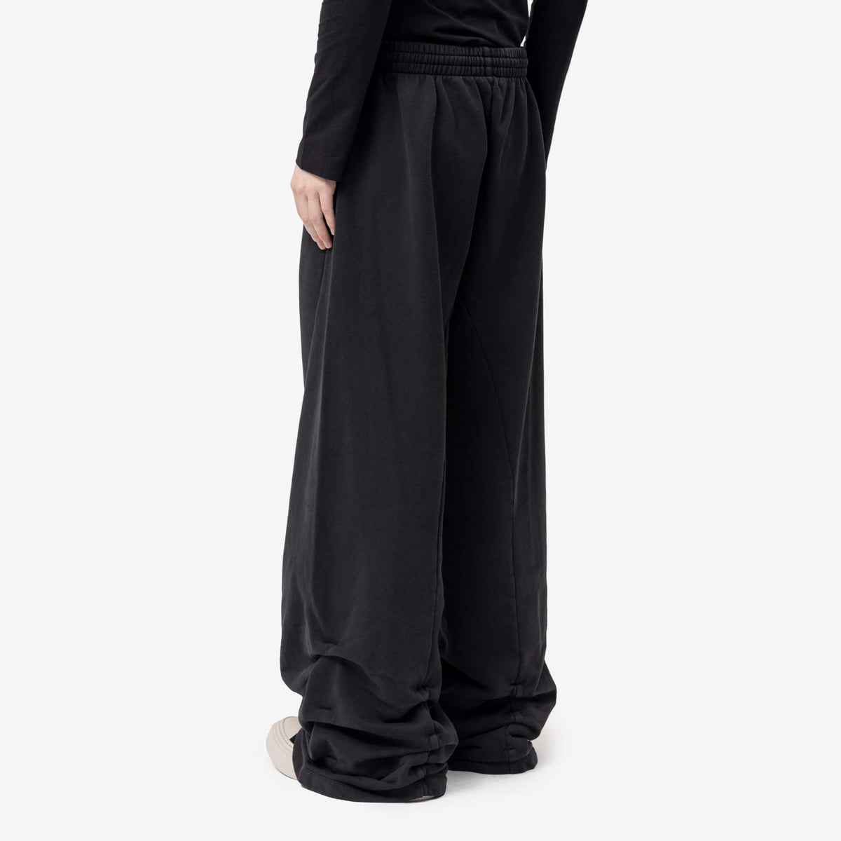 Avavav Unisex Pixie AV-Logo Sharpei Sweatpants Black-4