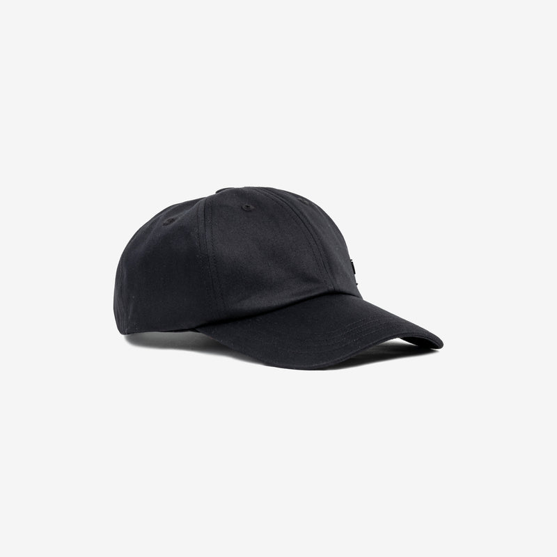 Black baseball cap with Ami plaque logo from the side