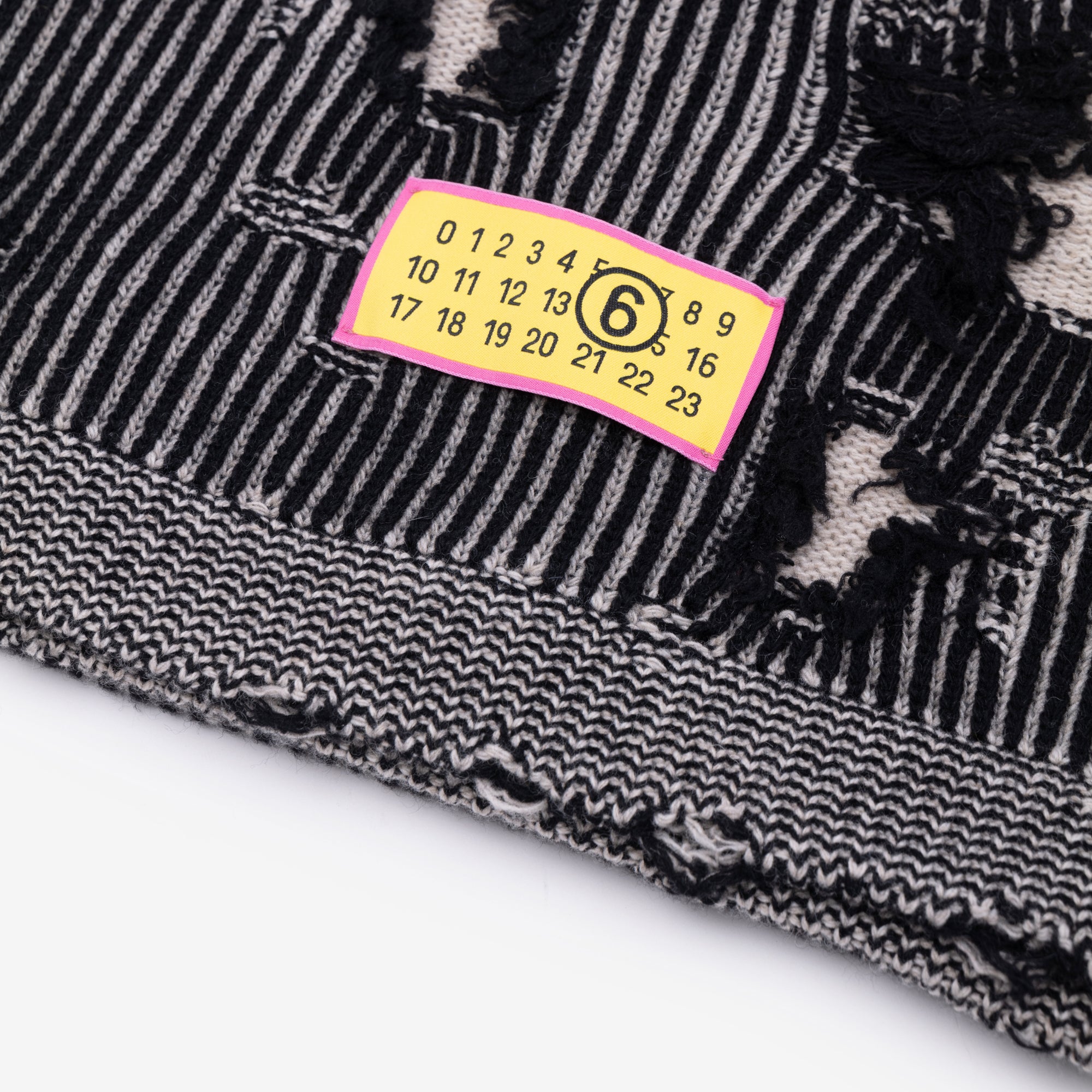 MM6 Destroyed Rib Scarf Black - 2