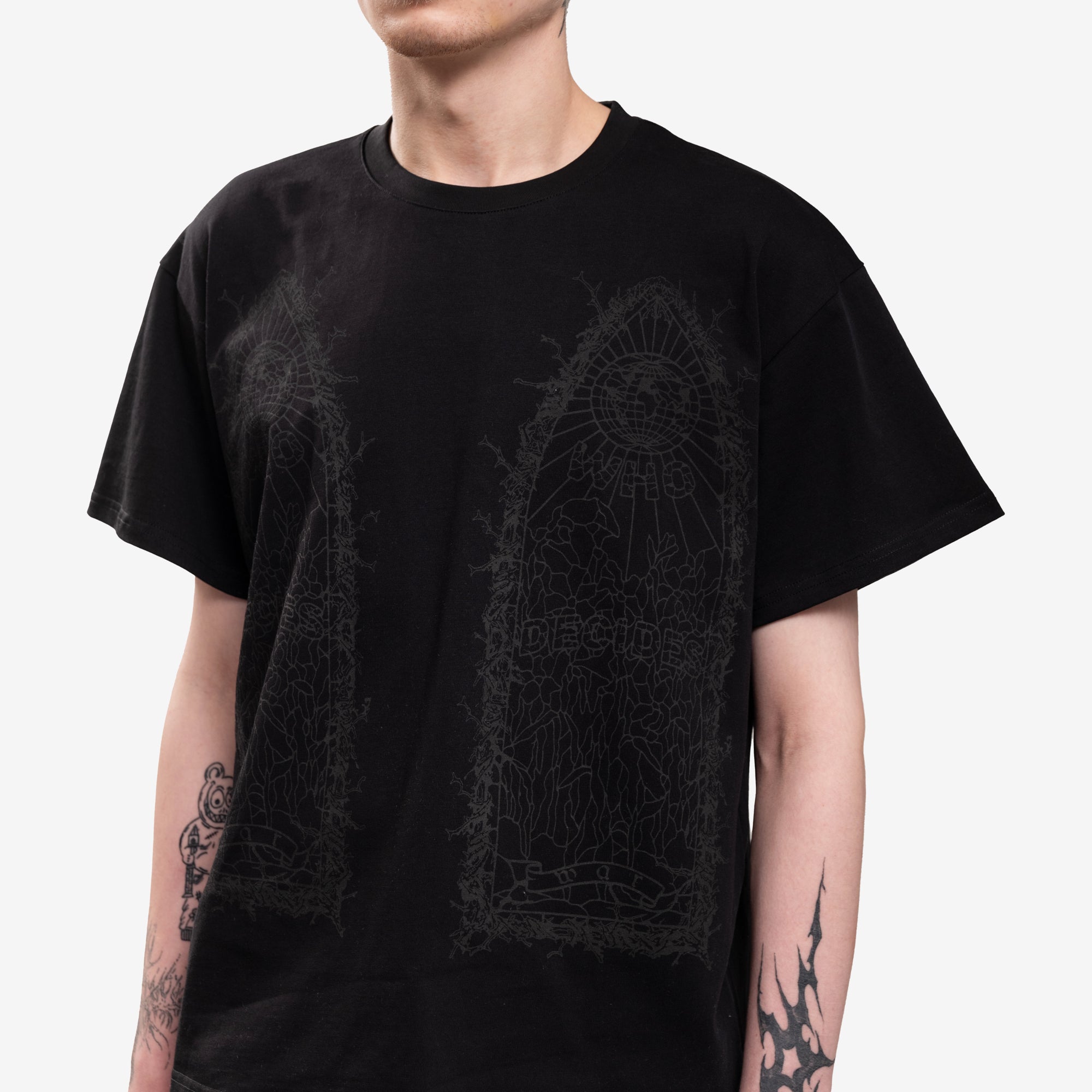 Who Decides War Thorned T-Shirt Coal - 5