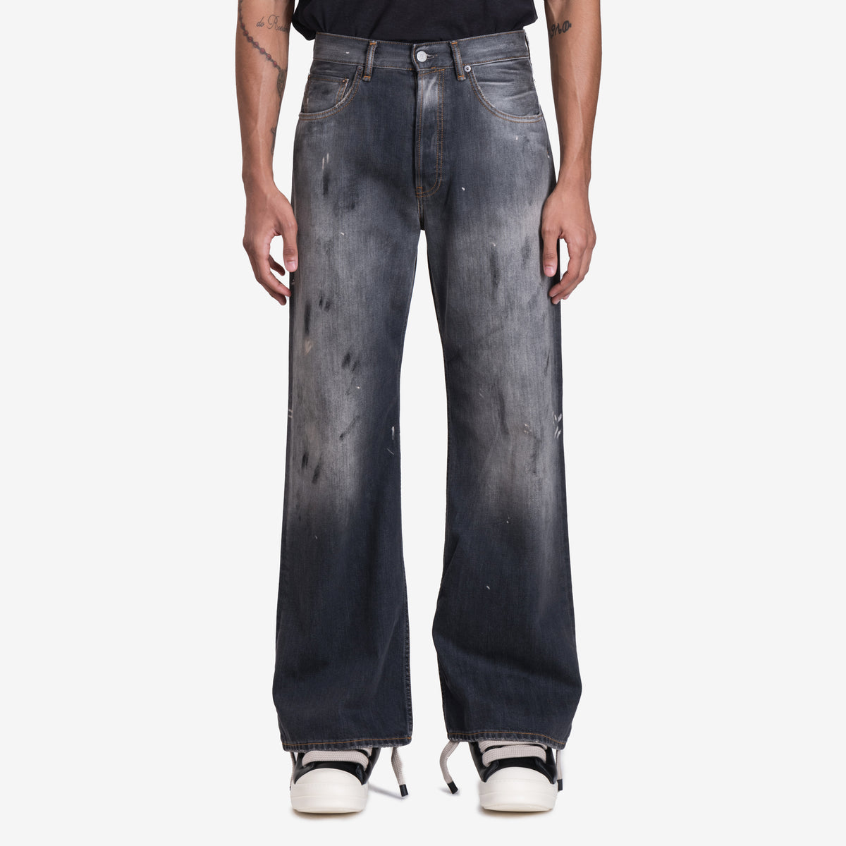 Mens Acne Studios 2021M Trafalgar Loose Fit Jeans in Black display picture 1