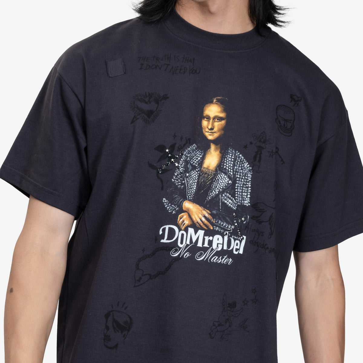 Elle est son t-shirt en cristal