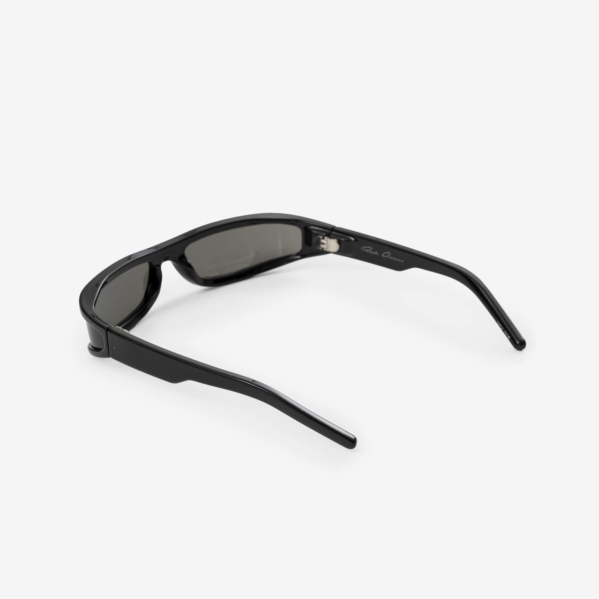 Rick Owens | ラップアラウンド サングラス ブラック／ブラック | Feuille