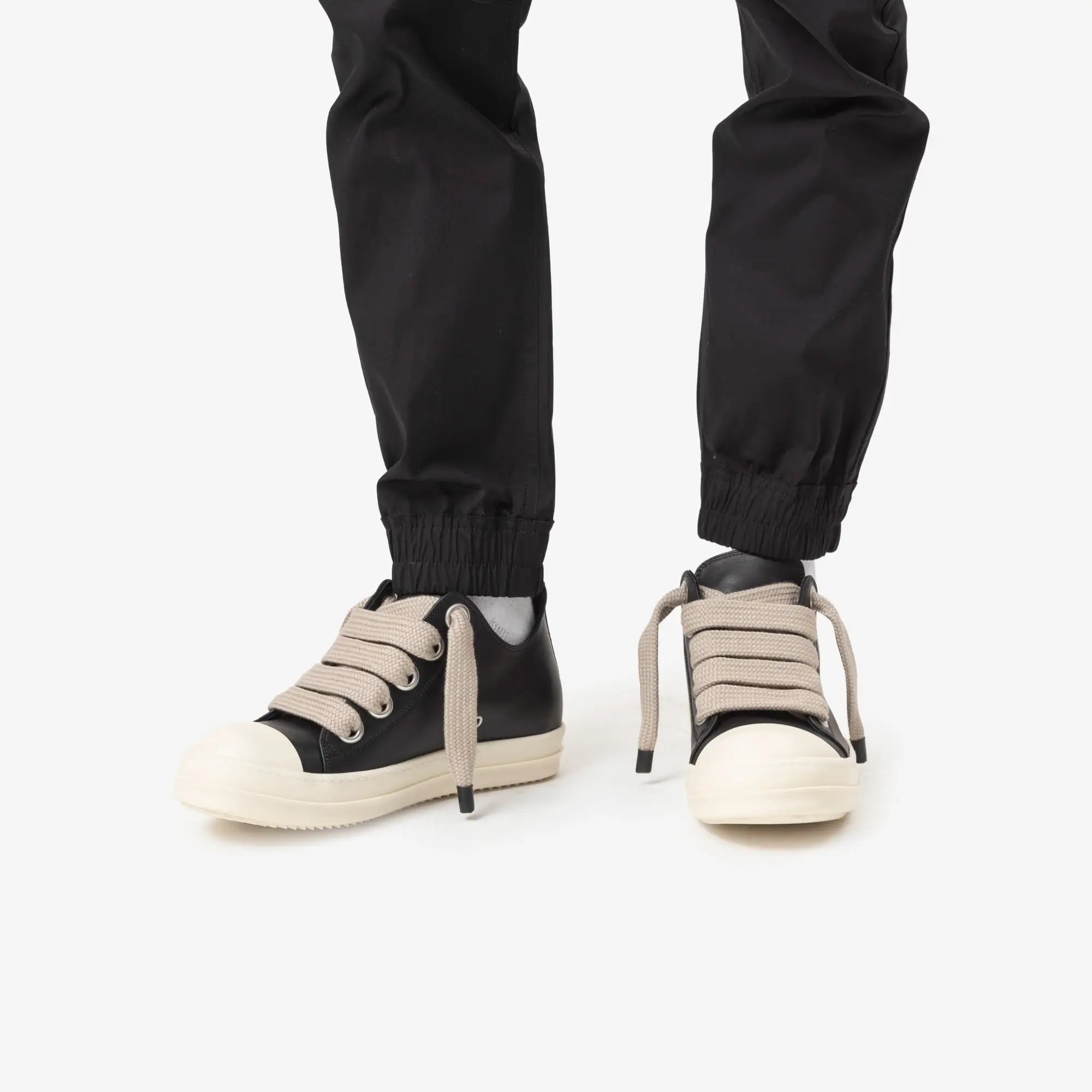 Rick Owens Jumbolace Low-Top Sneaks Black/Milk/Milk-2